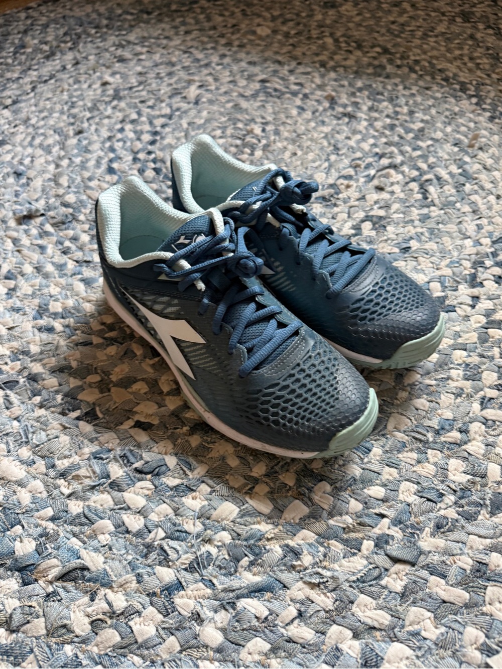 Diadora Navy teal tennis shoes for hard court 9.5